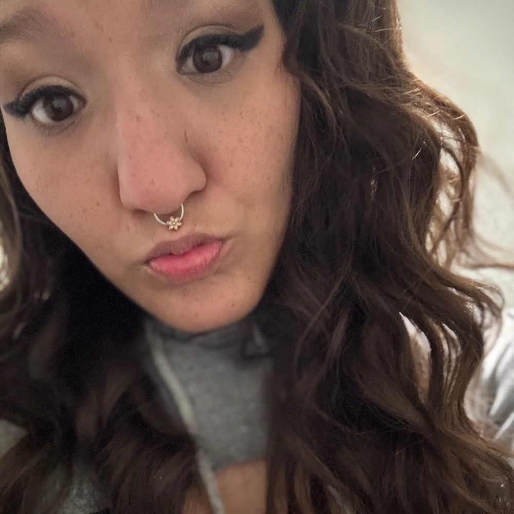 Meet your Posher, Kayla